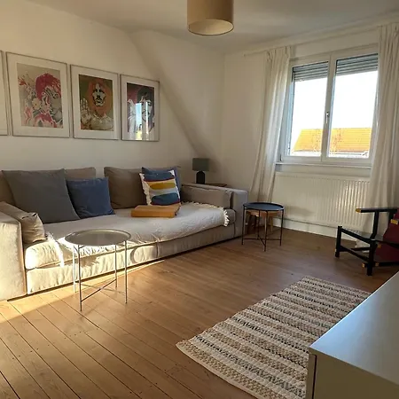 3 Zimmer-kueche-bad Im Dachgeschoss Eines Kernsanierten 3 Familienhauses Apartment Kaiserslautern