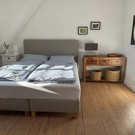 3 Zimmer-küche-bad Im Dachgeschoß Eines Kernsanierten 3 Familienhauses * Kaiserslautern