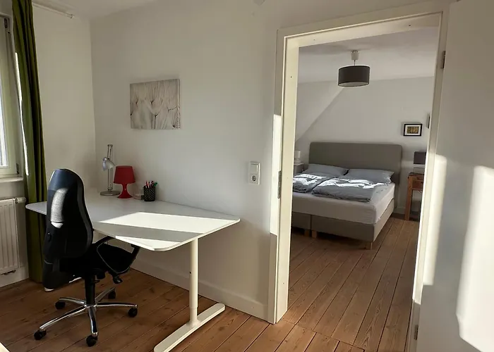 3 Zimmer-kueche-bad Im Dachgeschoss Eines Kernsanierten 3 Familienhauses *