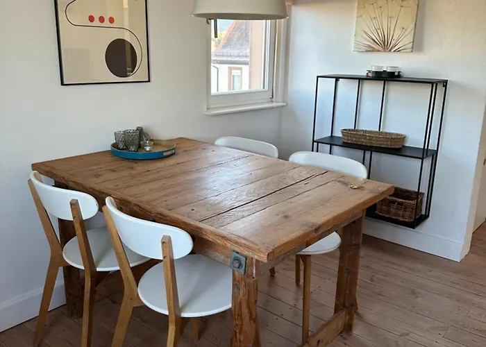 3 Zimmer-kueche-bad Im Dachgeschoss Eines Kernsanierten 3 Familienhauses * 凯撒斯劳滕